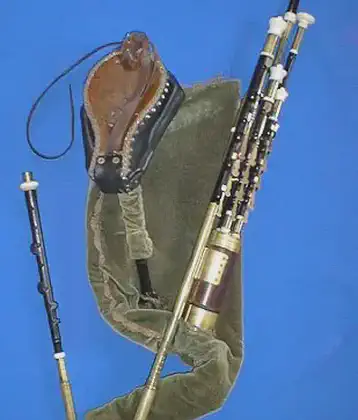 /images/instruments/uilleann.webp