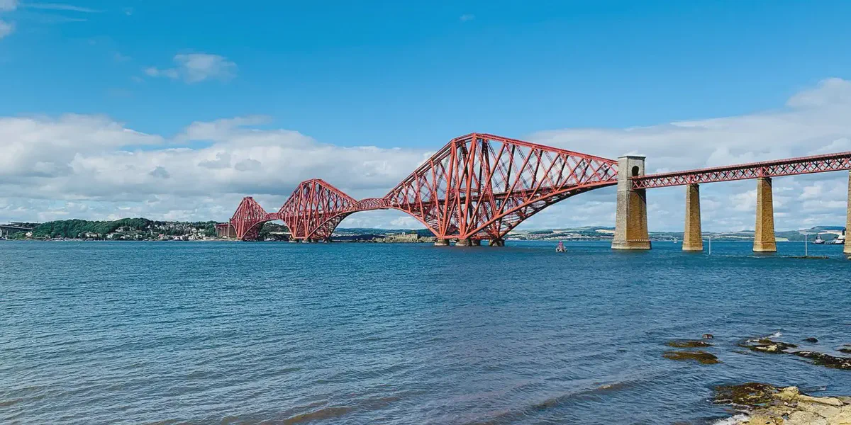 /images/tich/Forth_Bridge_2022.webp