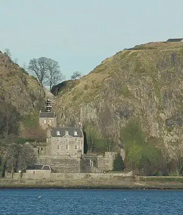 /images/tich/Scotland_Dumbarton_Castle_bordercropped.webp